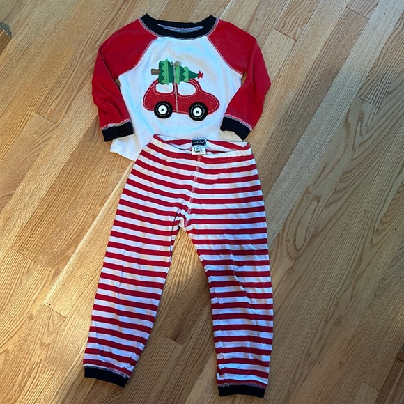 Christmas jammies by mud pie - Picture 1 of 3